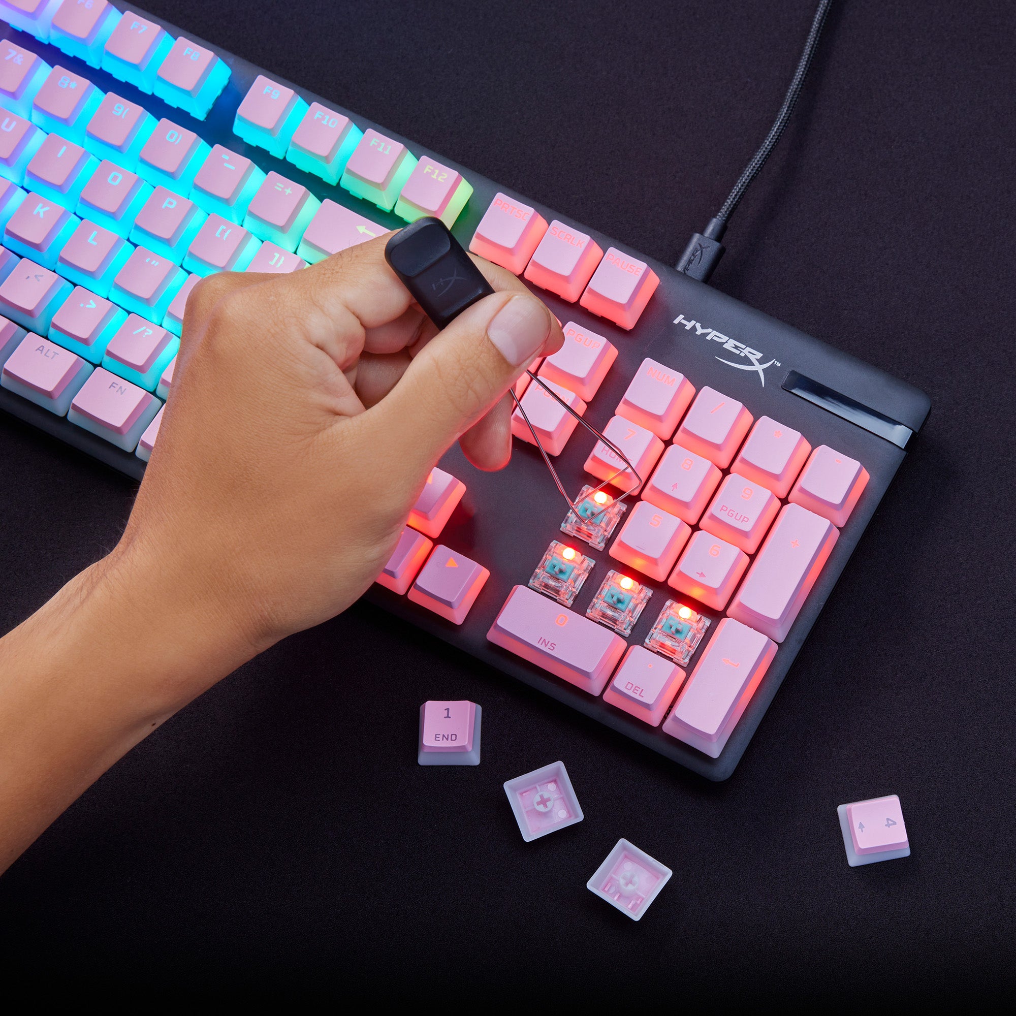 Outil d’extraction de touches HyperX fourni.